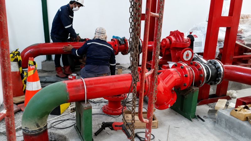 Sistem hydrant pabrik petrokimia.